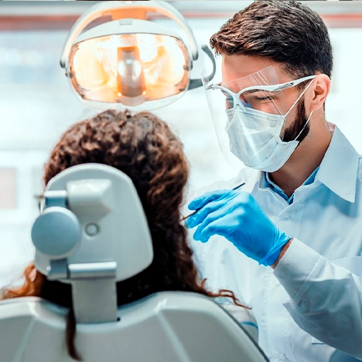 Imagem dentista com paciente